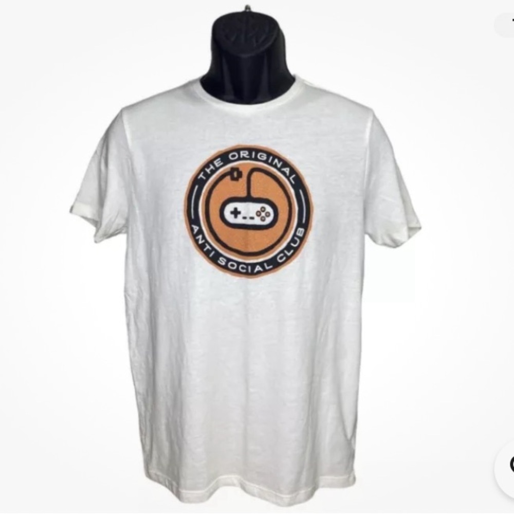 Universal ’s X-large White Short Sleeve T-Shirt “The Original Anti Social Club”